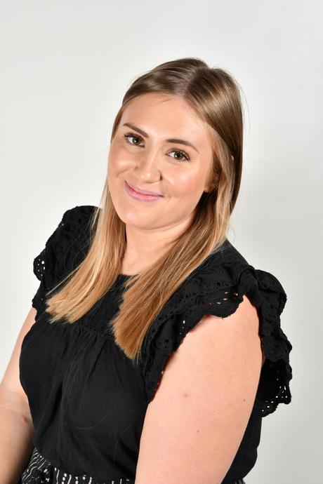 Miss L Howells